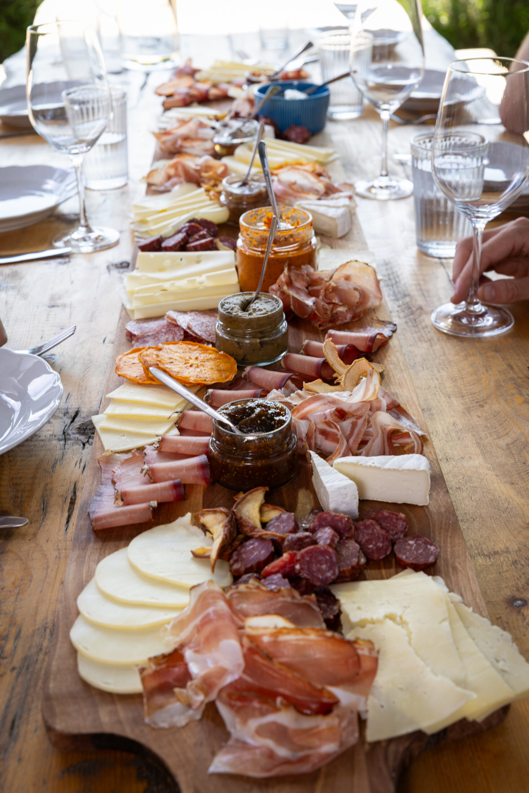 Regionaler Verkostungsabend mit hofeigenen Produkten und Weinen der Kellerei Meran am Innerbachlerhof Südtirol