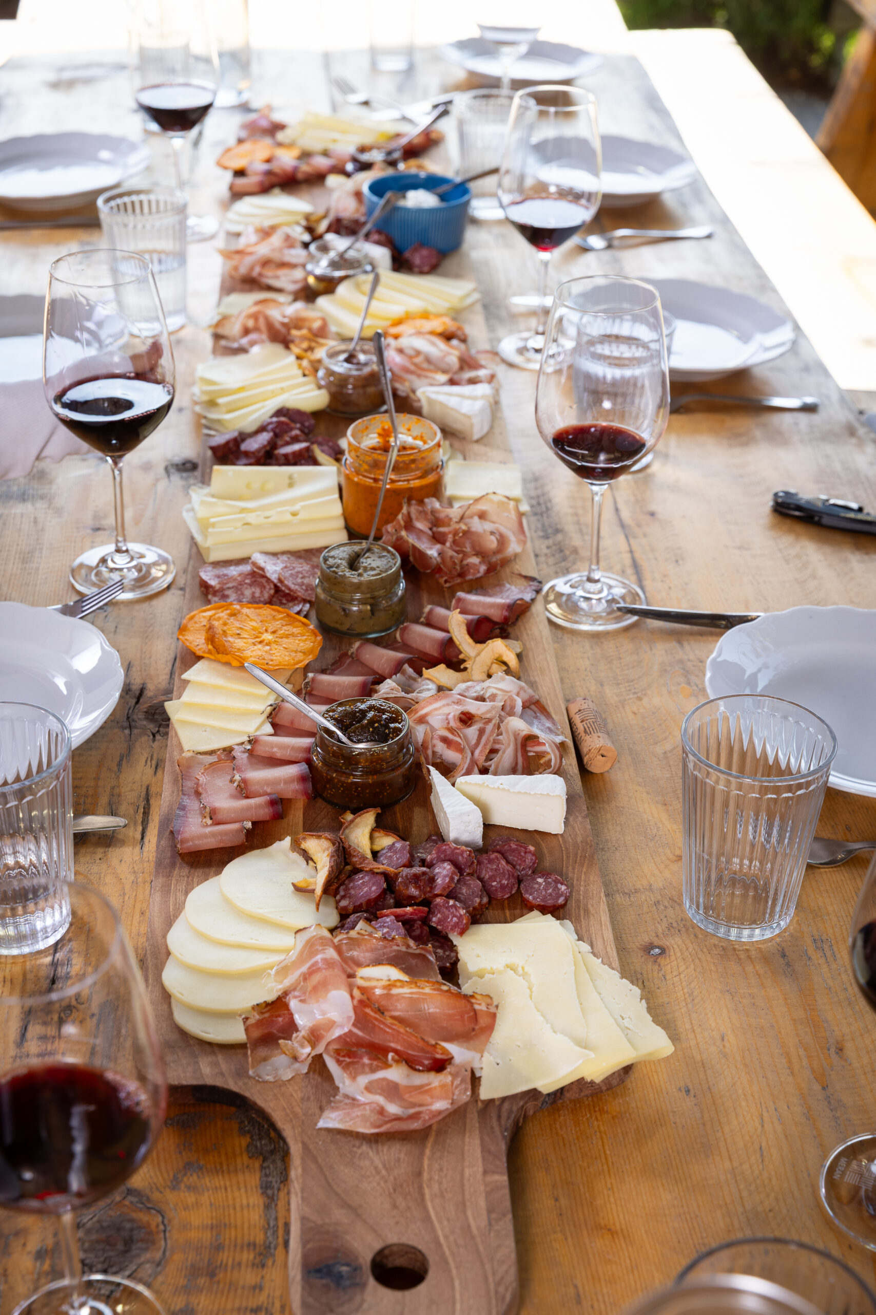 Regionaler Verkostungsabend mit hofeigenen Produkten und Weinen der Kellerei Meran am Innerbachlerhof Südtirol