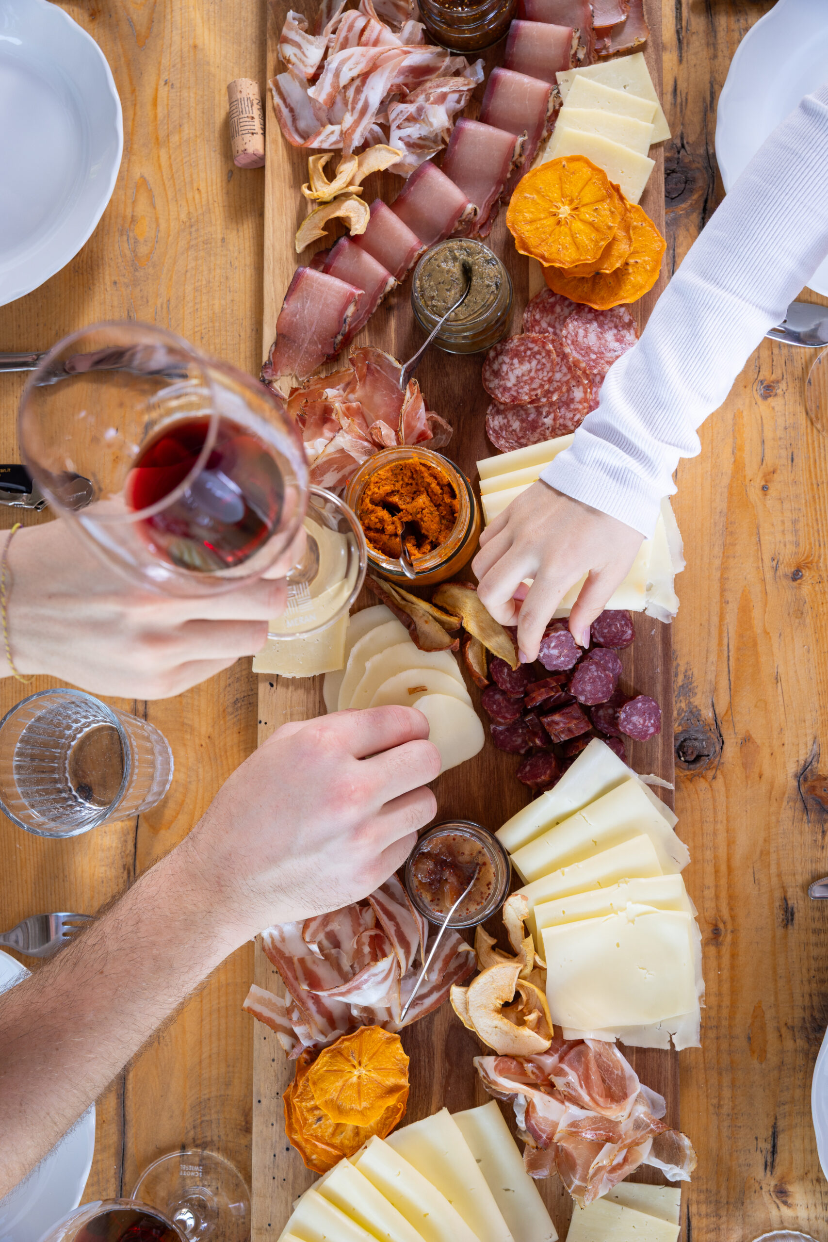 Regionaler Verkostungsabend mit hofeigenen Produkten am Innerbachlerhof Südtirol